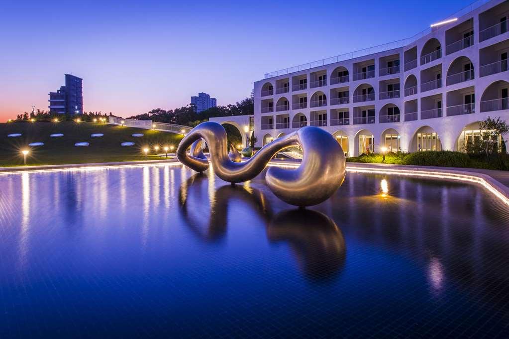 Golden Tulip FAB Hotel Tamsui Eksteriør billede